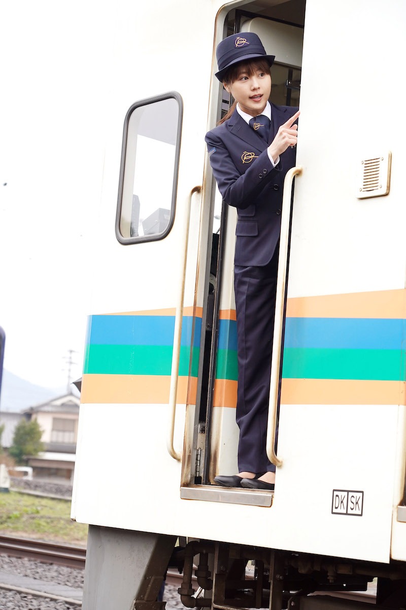 「かぞくいろ―RAILWAYS わたしたちの出発―」新場面写真