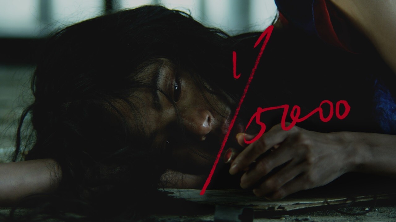 趣里が真っ赤な傘を手に荒野歩く「生きてるだけで、愛。」EDテーマのMV公開