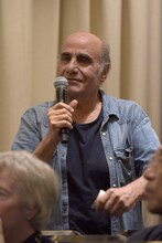 塚本晋也に質問をするアミール・ナデリ。