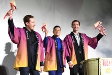 「ボヘミアン・ラプソディ」ジャパンプレミアの様子。左からジョゼフ・マッゼロ、ラミ・マレック、グウィリム・リー。