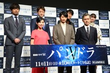 「連続ドラマW パンドラIV AI戦争」第1話完成披露試写会にて、前列左から黒木瞳、向井理、渡部篤郎。後列左から三浦貴大、山本耕史、原田泰造、美村里江。