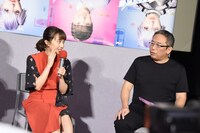 左から百田夏菜子、大橋守。