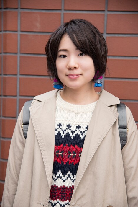 真魚演じる田代早苗。