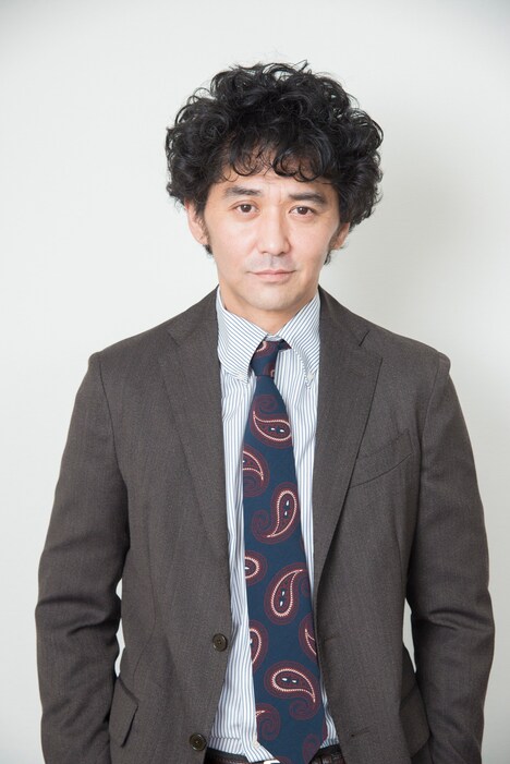 村上淳演じる結城弘人。