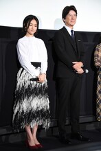 左から木村文乃、草刈正雄。