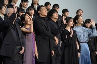 「この道」完成披露舞台挨拶の様子。