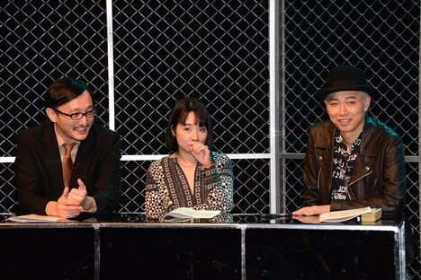 「緊急検証!THE MOVIE ネッシーvsノストラダムスvsユリ・ゲラー」収録現場にて、左から吉田悠軌、辛酸なめ子、大槻ケンヂ。