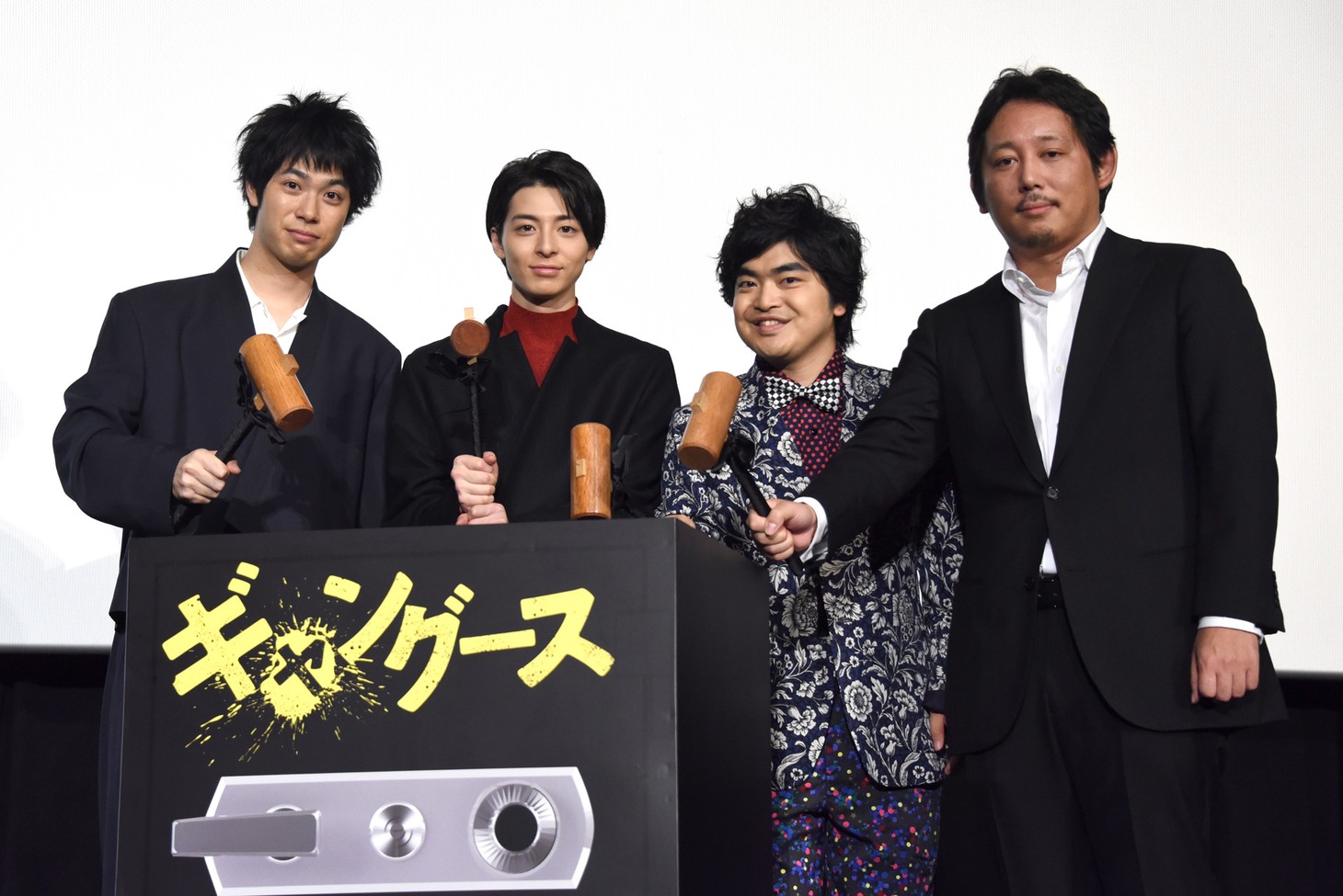 「ギャングース」舞台挨拶の様子。