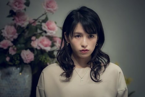 皆本麻帆演じるユキ。