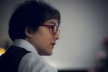 伊藤裕一演じる赤ボールペンの男。