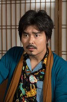 新春ドラマスペシャル「釣りバカ日誌 新米社員 浜崎伝助 瀬戸内海で大漁！結婚式大パニック編」より、小澤征悦演じる戸高仁。