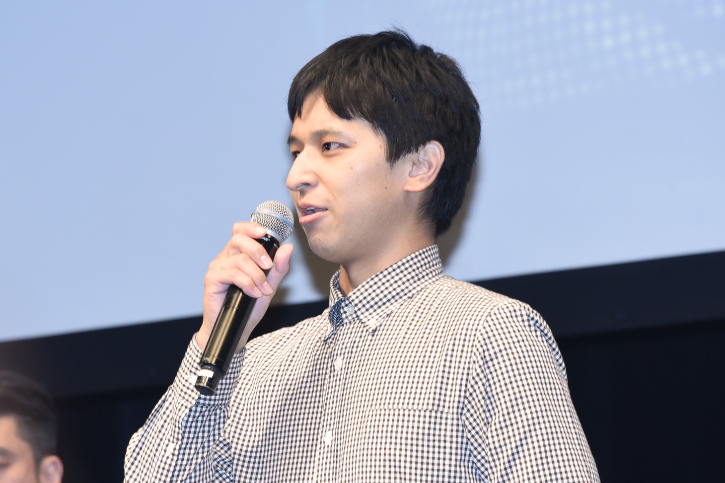 「先生、私の隣に座って頂けませんか？（仮題）」を企画した堀江貴大。