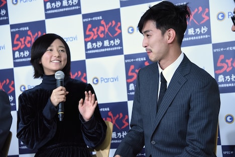 左から木村文乃、松田翔太。