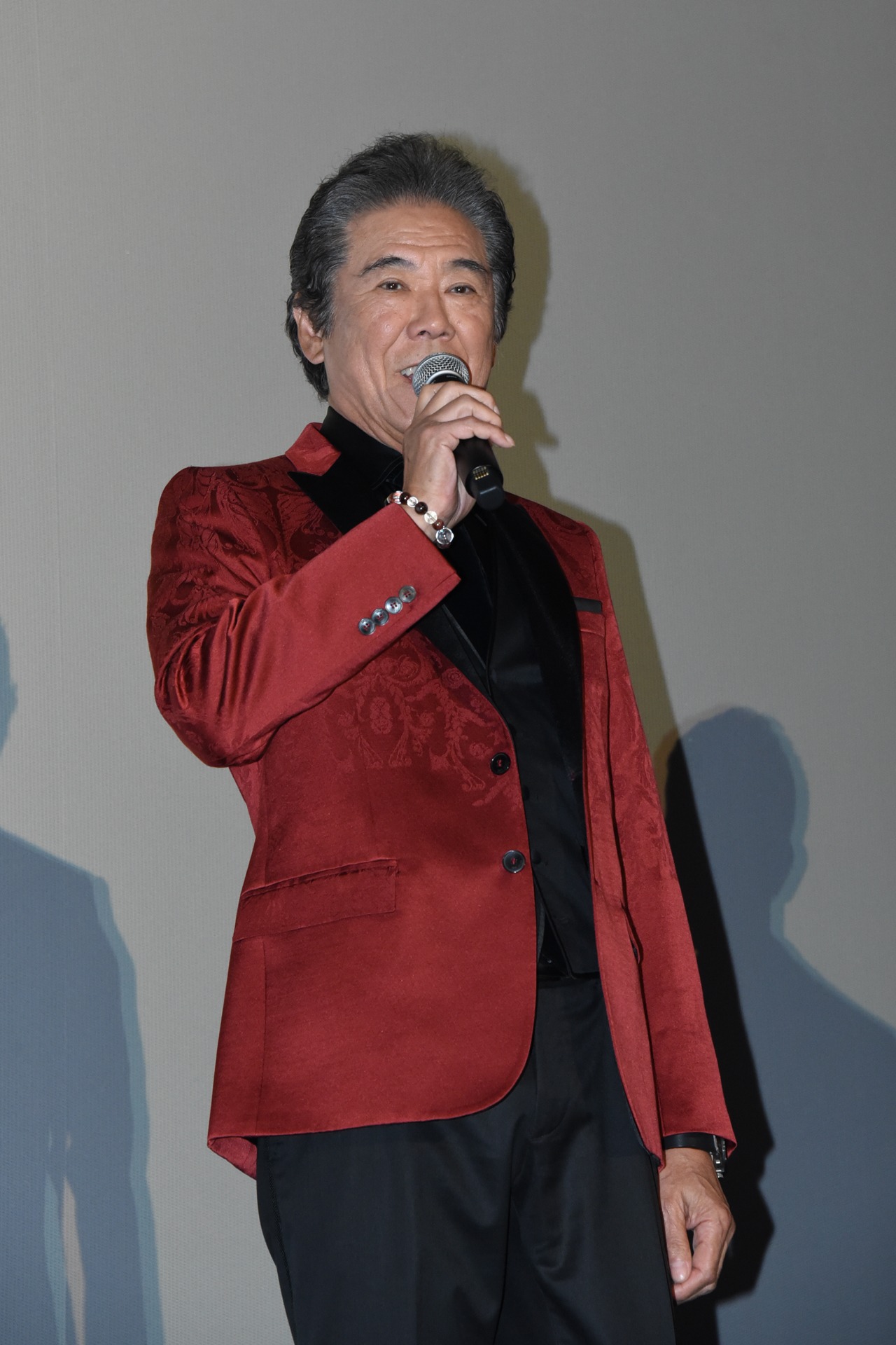 西岡徳馬