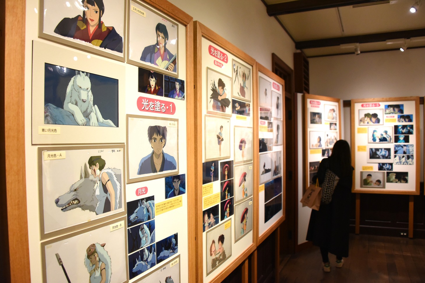 「『映画を塗る仕事』展」の様子。