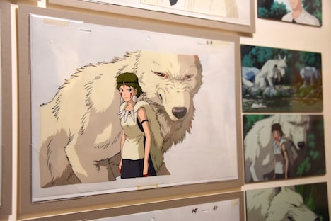 「『映画を塗る仕事』展」の様子。