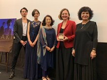 左からジュリアン、サンドバーグ直美、原田美枝子、ナグメ・シルハン、ショーレ・ゴルパリアン。