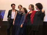 左からジュリアン、サンドバーグ直美、原田美枝子、ナグメ・シルハン、ショーレ・ゴルパリアン。