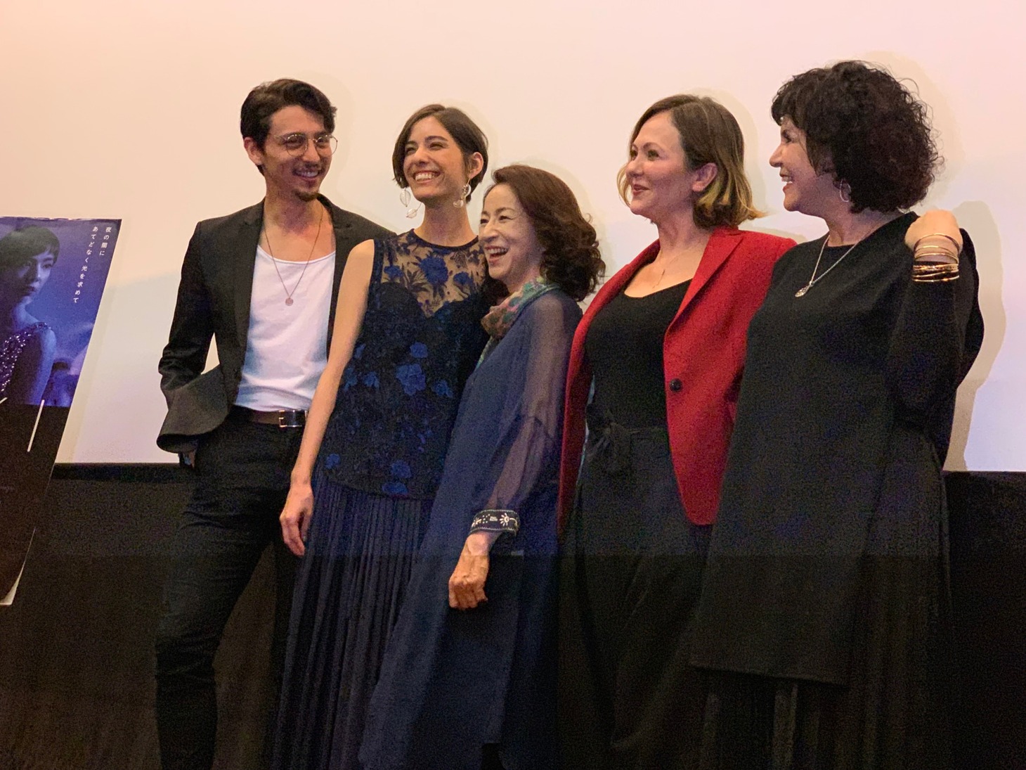 左からジュリアン、サンドバーグ直美、原田美枝子、ナグメ・シルハン、ショーレ・ゴルパリアン。