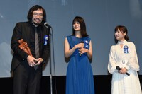 左から今泉力哉、深川麻衣、伊藤沙莉。