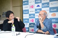 左から入江悠、アミール・ナデリ。