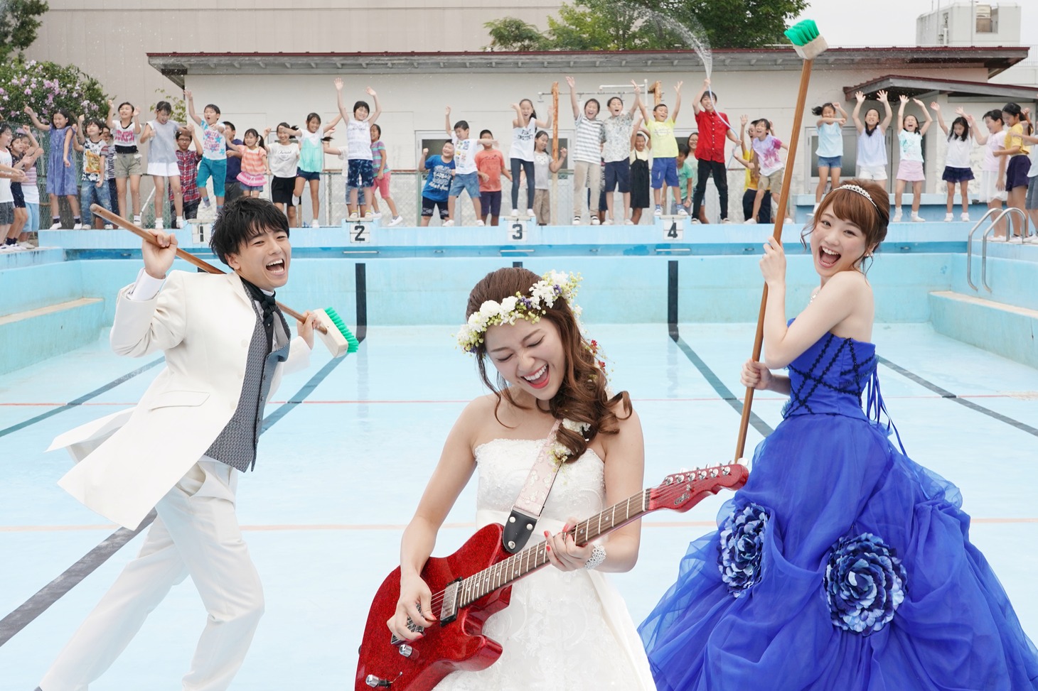 「ダンスウィズミー」メイキング写真。中央がchay。
