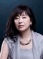 斎藤歌織役のかたせ梨乃。