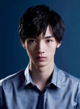 若き日の斎藤涼介役の清水尋也。