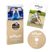 「中川大志 1st Blu-ray『holoholo』」初回限定版に付属するスリーブケース(左)とミニクリアファイル(右上)。