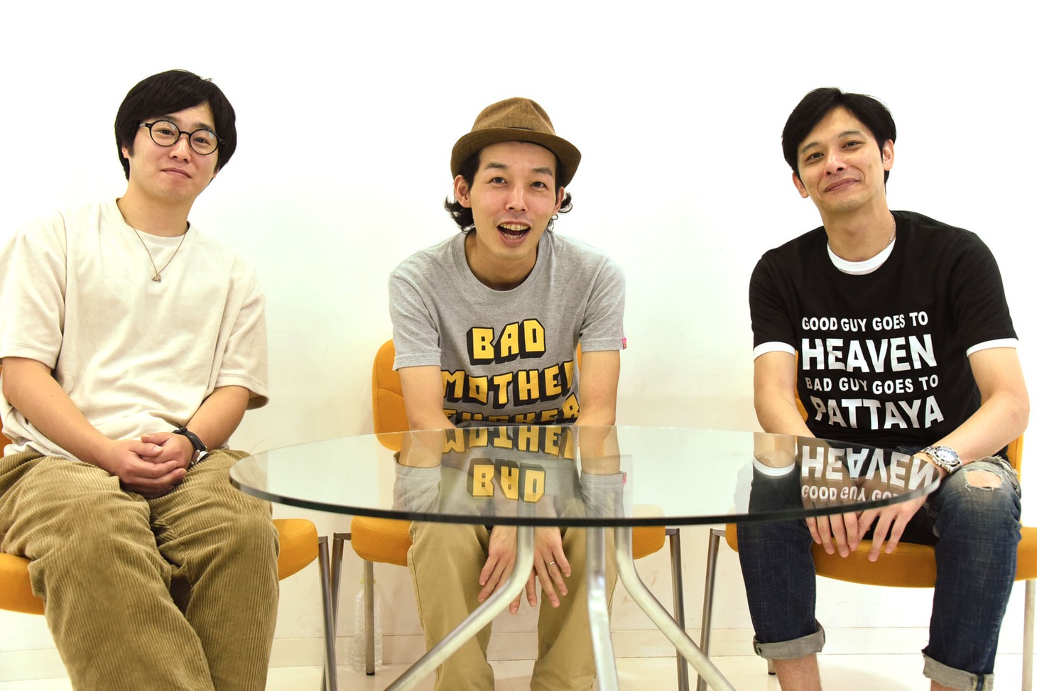 「お米とおっぱい。」コメント映像収録の様子。左から高木公佑、上田慎一郎、山口友和。