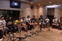 「カメラを止めるな！」オーディオコメンタリー「監督＆キャスト16名（わいわいver.）」収録時の様子。