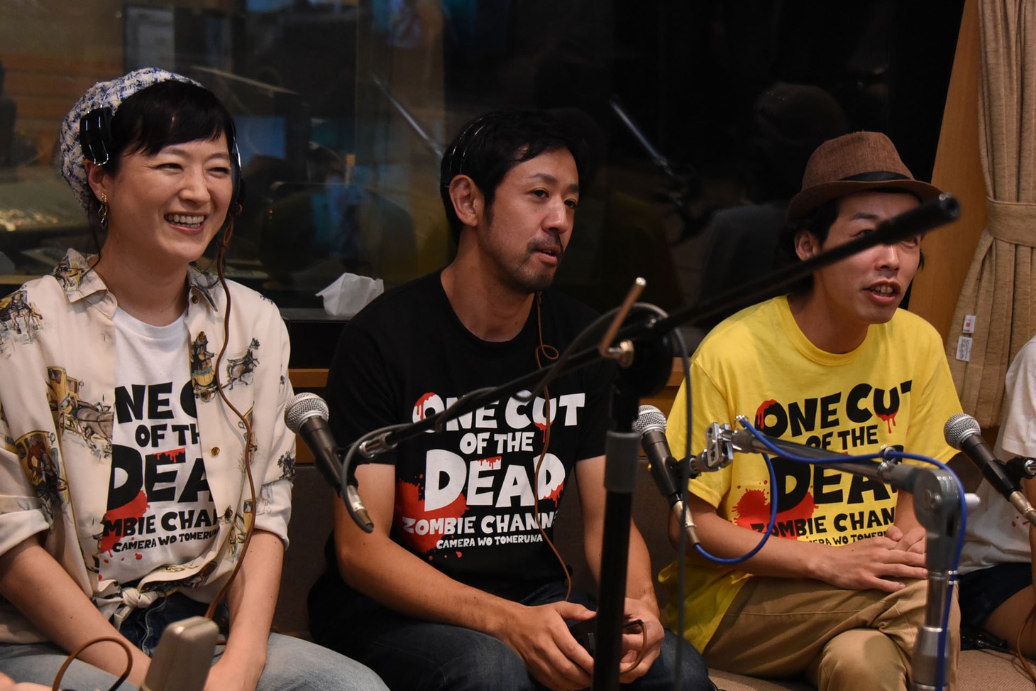 「カメラを止めるな！」オーディオコメンタリー「監督＆キャスト16名（わいわいver.）」収録時の様子。左からしゅはまはるみ、濱津隆之、上田慎一郎。