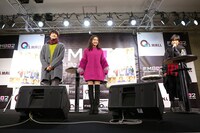 左から小関裕太、土屋太鳳。