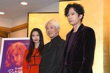 「ばるぼら」製作発表会の様子。左から二階堂ふみ、手塚眞、稲垣吾郎。