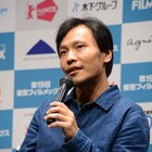 イン・リャンが変革目指して撮った新作引っさげ登壇、自主亡命した映画監督を描く