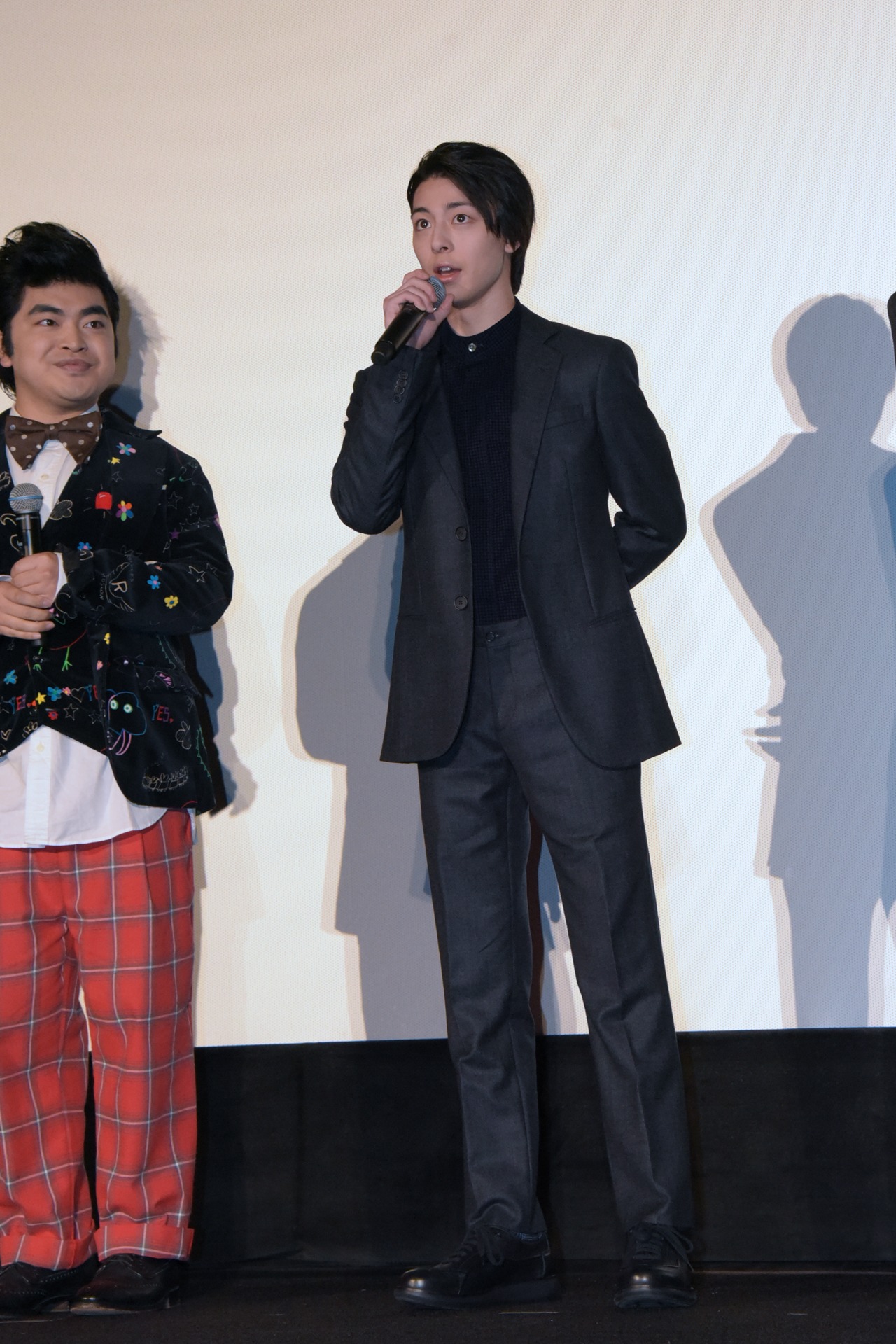 左から加藤諒、高杉真宙。