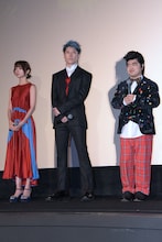 左から篠田麻里子、MIYAVI、加藤諒。