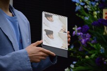 “えっちぃ濱さん”と称されたページを紹介する濱正悟。