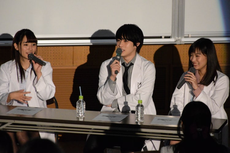浅川梨奈 西銘駿 矢野優花が リケ恋 舞台の大学へ 学園祭で予告解禁 イベントレポート 動画あり 映画ナタリー 浅川梨奈 西銘駿 矢野優花が リケ恋 舞台の大学へ 学園祭で予告解禁 イベントレポート 動画あり 映画ナタリー