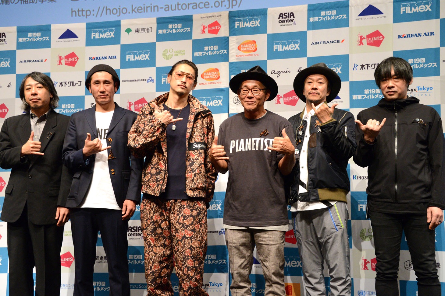 「プラネティスト」舞台挨拶にて、左から豊田利晃、渋川清彦、窪塚洋介、宮川典継、中村達也、ヤマジカズヒデ。