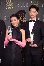 左からKoki,、東出昌大。