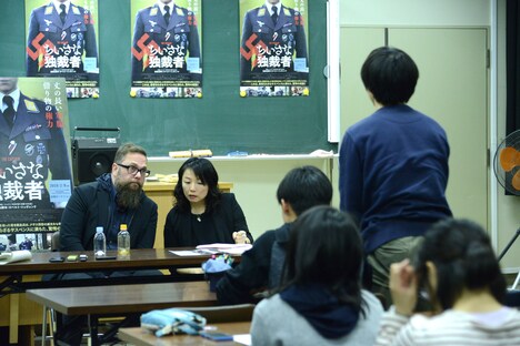 東京・都立西高等学校にて行われた「ちいさな独裁者」特別授業の様子。