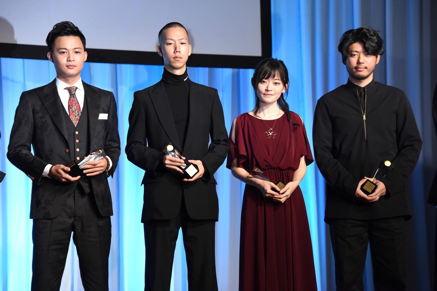 第15回ベストデビュタント賞の受賞者たち。左から花田優一、半澤慶樹、内藤希花、高栄智史。