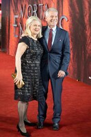 スティーヴン・ラング（右）と妻のクリスティーナ ・ ワトソン（左）。