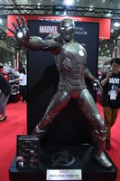 「マーベル・スタジオ 10周年記念 ライフサイズ アイアンマン“MARK43”リミテッドエディション 1/1スケール」(c)2018 MARVEL