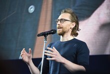 トム・ヒドルストン