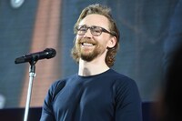 トム・ヒドルストン