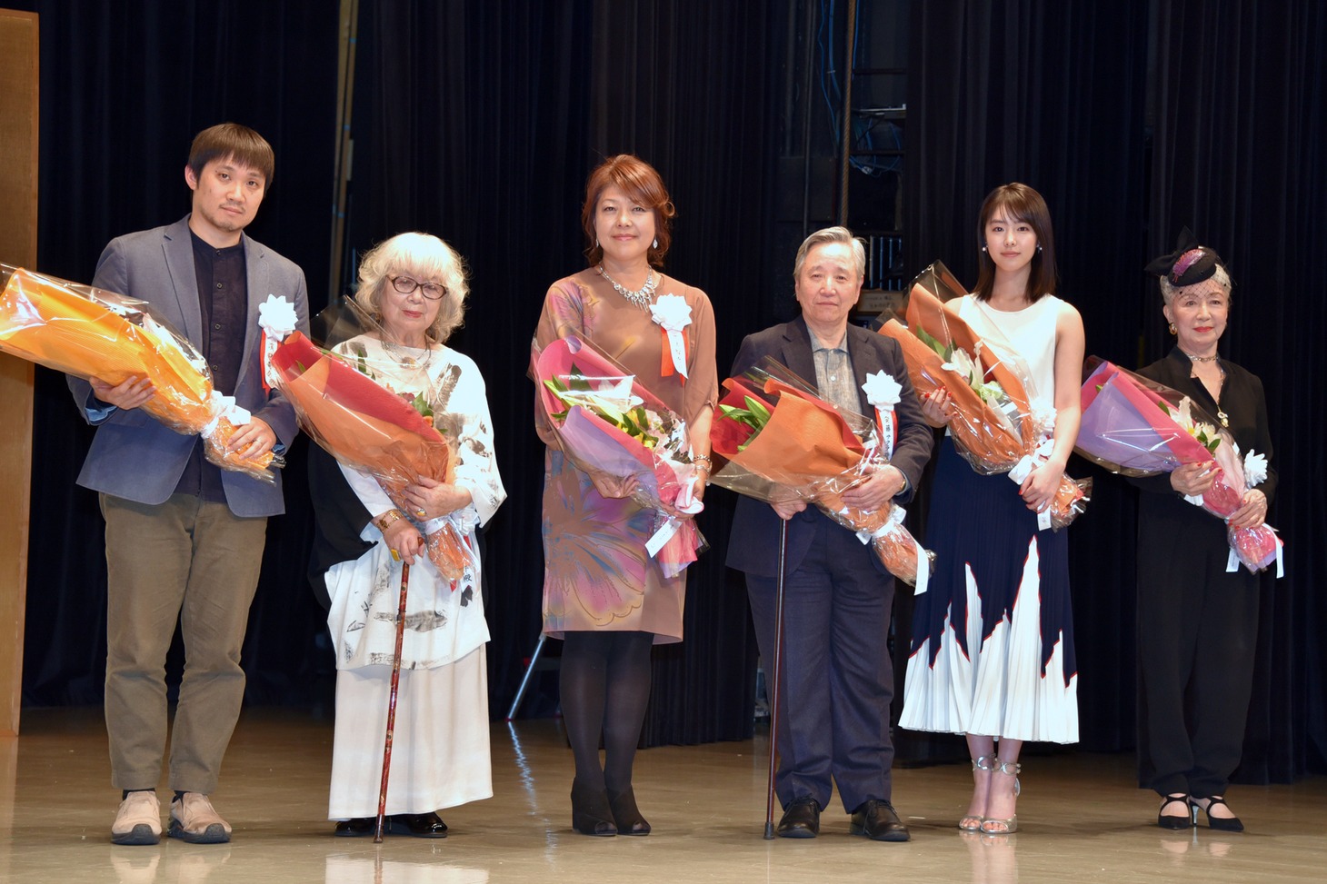 第42回山路ふみ子映画賞贈呈式の様子。