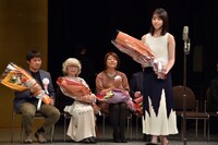 第42回山路ふみ子映画賞贈呈式の様子。