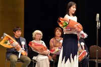 第42回山路ふみ子映画賞贈呈式の様子。